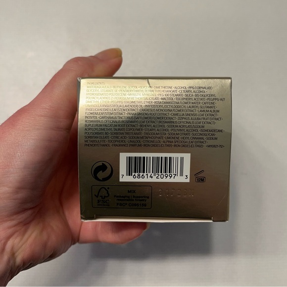 Shiseido Vital Perfection Brand New in Box!! - Picture 11 of 16